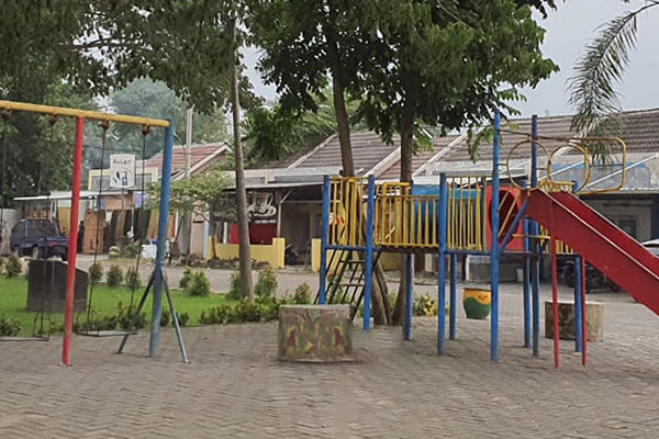 PLAYGROUND PLAYGROUND